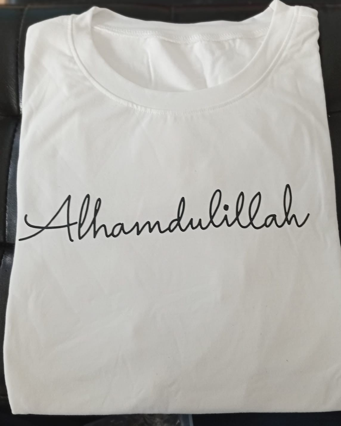 T-shirt zwarte letters